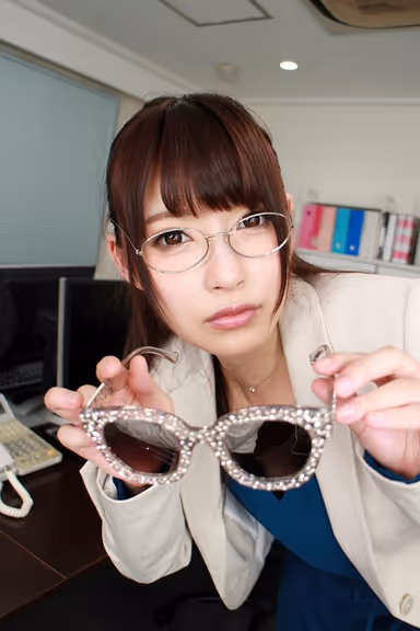 [VR] The Captivating Swimsuit With A Front Zipper VR. Haruka Namiki. Things Suddenly Change When You Put On A Pair Of Magical Glasses!! Suddenly A Beautiful Girl In A Swimsuit And Boots Appear Before You! gallery