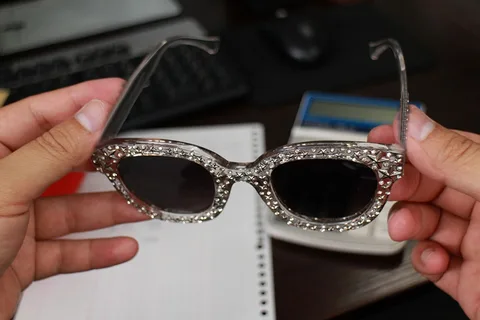 The Captivating Swimsuit With A Front Zipper VR. Haruka Namiki. Things Suddenly Change When You Put On A Pair Of Magical Glasses!! Suddenly A Beautiful Girl In A Swimsuit And Boots Appear Before You! gallery