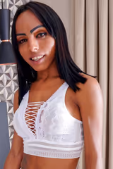 Adrielly Bronze