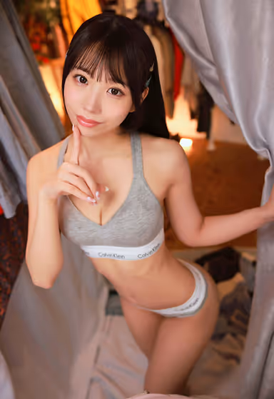 VR] Erika Ozaki, a beautiful shopkeeper who catches customers with a video of her changing clothes at I-STA, shows her erect penis to customers in close proximity with a spot bra, and when she shows it to them, they go wild and secretly give her a blowjob in the fitting room, stifling her voice and giving her a silent Nakadashi. gallery