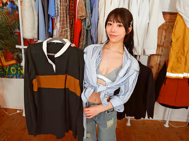 VR] Erika Ozaki, a beautiful shopkeeper who catches customers with a video of her changing clothes at I-STA, shows her erect penis to customers in close proximity with a spot bra, and when she shows it to them, they go wild and secretly give her a blowjob in the fitting room, stifling her voice and giving her a silent Nakadashi. gallery