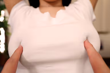 【VR】酔ったノリで女友達と乳首当てゲームしたら…指が乳首かすめるたび漏れる甘エロ声に辛抱たまらず先端カリカリ＆摘みコリコリこねくりハメで朝までヤリまくった 黒島玲衣 gallery