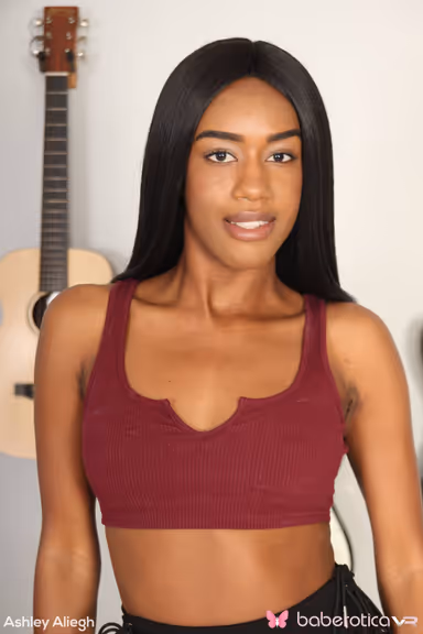 Ashley Aliegh Dazzles With Her Beauy gallery