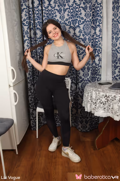 Lizi Vogue comes in play in VR today with her cute panties gallery