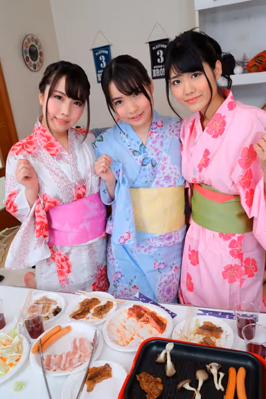 [VR] I Realized That No Matter How Much Fun I Tried To Make Our BBQ Party With Food And Fireworks, No Matter How Much I Tried To Be A Good Host For The Girls, The Only Guys They Had Eyes For Were The Handsome Ones... But I Wouldn't Give Up, And When I Politely Served These Meat-Eating Girls Some Fresh Meat, It Turns Out They Were Disappointed In Prematurely Ejaculating Handsome Guys, And Came For Me With Hunger In Their Eyes... Kurumi Tamaki Aoi Kururugi Nao Jinguji gallery