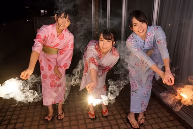 [VR] I Realized That No Matter How Much Fun I Tried To Make Our BBQ Party With Food And Fireworks, No Matter How Much I Tried To Be A Good Host For The Girls, The Only Guys They Had Eyes For Were The Handsome Ones... But I Wouldn't Give Up, And When I Politely Served These Meat-Eating Girls Some Fresh Meat, It Turns Out They Were Disappointed In Prematurely Ejaculating Handsome Guys, And Came For Me With Hunger In Their Eyes... Kurumi Tamaki Aoi Kururugi Nao Jinguji gallery