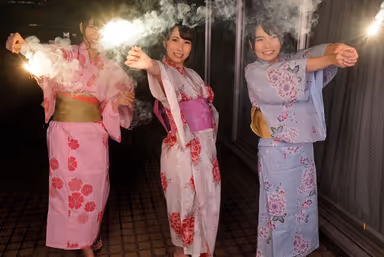 [VR] I Realized That No Matter How Much Fun I Tried To Make Our BBQ Party With Food And Fireworks, No Matter How Much I Tried To Be A Good Host For The Girls, The Only Guys They Had Eyes For Were The Handsome Ones... But I Wouldn't Give Up, And When I Politely Served These Meat-Eating Girls Some Fresh Meat, It Turns Out They Were Disappointed In Prematurely Ejaculating Handsome Guys, And Came For Me With Hunger In Their Eyes... Kurumi Tamaki Aoi Kururugi Nao Jinguji gallery