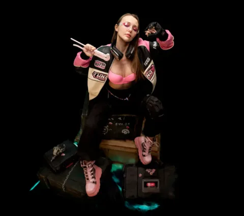 Sia's Secret Weapon gallery