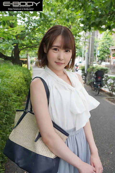 A woman who looks innocent but is actually a slut! A wife with a great style met on a matching app, and the sex she had was so erotic that she was leaking out her sexual desire. Sayaka Megumi gallery