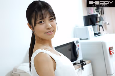 Aina Namiki, a young wife with a great style who moved in next door, looks neat and innocent, but she moans so loudly in the middle of the night that I complained to her. gallery