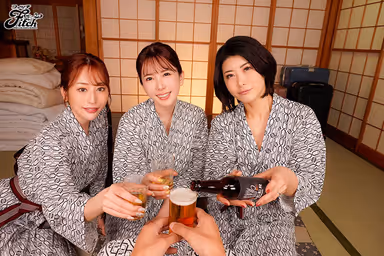 VR] [Fitch High Quality 8K Fleshy VR] Sharing a Room at a Guest House with Three Very Frustrated, Drunken Big-Breasted Wives! Yui Hatano, Ran Kikuno, Yuri Usukawa gallery