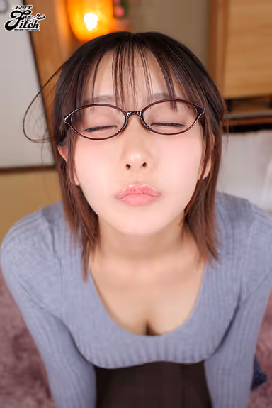 VR] [Fitch High Quality 8K Fleshy VR] My childhood friend Yui Hina, a modest big-breasted lascivious woman who plays with me with her intellectual lewdness. gallery