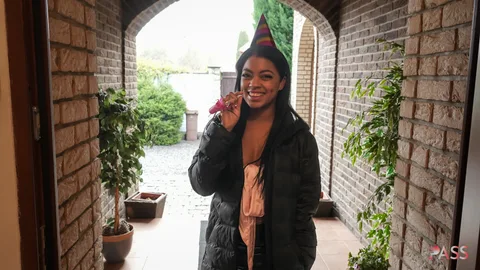 Side Squeeze in Cali gallery