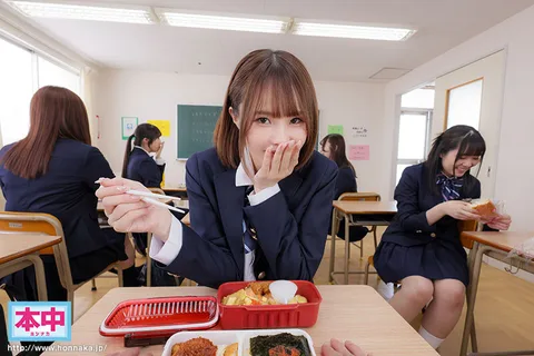 Seat Change VR - In a Class Where I'm the Only Male, That Girl and This Girl Are All Aiming for the Seat Next to Mine! Ichika Matsumoto gallery