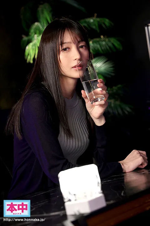 Izuki Yukimura and a Beautiful Older Lady She Met at Her First Hap Bar gallery