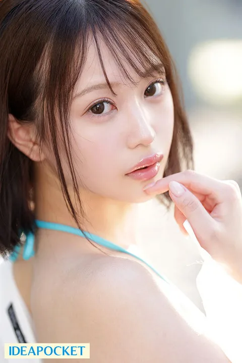 The world where Momoai Horikita, who loves me too much, begs me to kiss her over and over again from zero distance and makes me drool with her tongue kisses. gallery