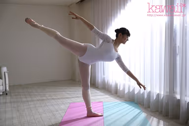 VR - Teacher Suzu's Dazzling White Leotard Shows Off Her Legs And Her Nipples! A New Type Of Ballerina With A Super Tight Body - Suzu Nonomiya gallery