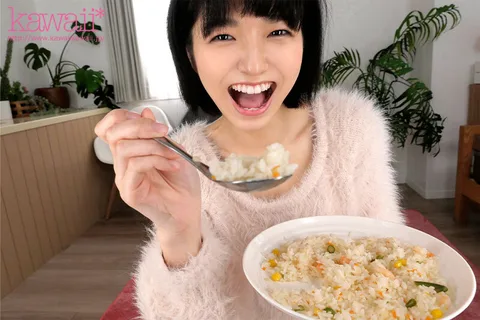 I'm the only one I want to see in your eyes... I'll only look at you! Close-up sex with a lovely smile and innocent character, but really insecure, insecure and lonely... Sumire Kuramoto gallery