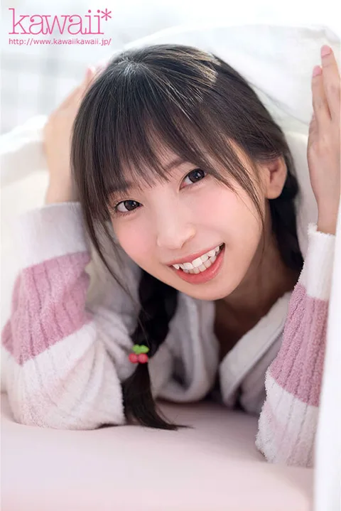 A childhood friend's hot cheeks and skinny loungewear gave me an erection I didn't realize I had... I was filled with embarrassment, itchiness, and a sense of immorality as I fulfilled my love that I couldn't be honest about... First experience of Nakadashi. gallery