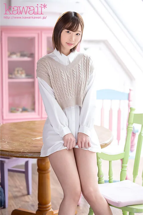 When I went into a love hotel with a young lady (junior) with beautiful legs who seemed to be weak against me... I was straddled by an 8 head tall 170cm big breast (Fcup) and was attacked cutely and lasciviously, and my M attribute was confirmed. Kaede Hazumi gallery