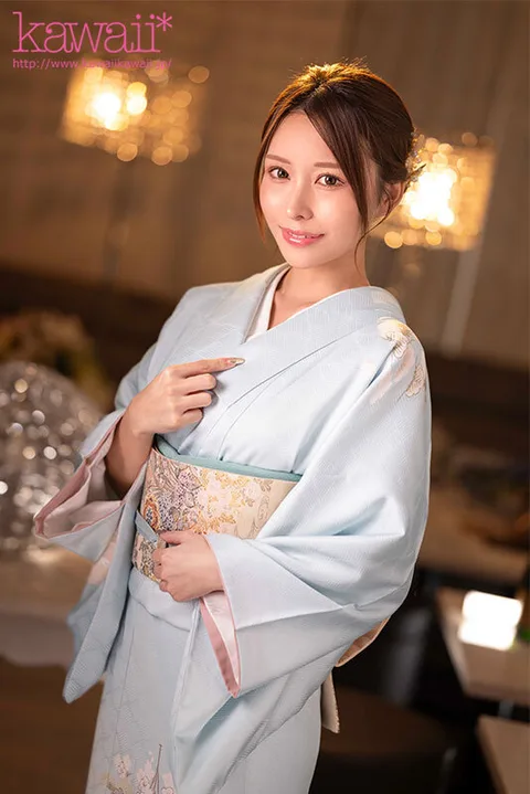 Ginza Luxury Club Owner Mama Maisetsu Ito, Who Sometimes Gently Encourages and Sometimes Gives a Pep Talk to Make You a First-Class Man gallery