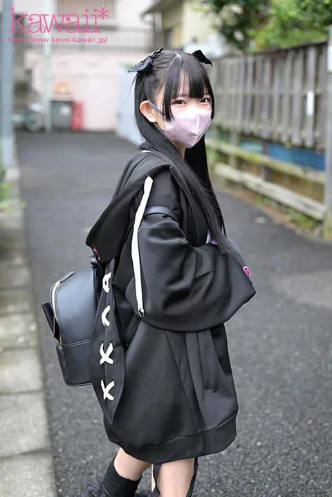 Masked Girl Hinano-chan - Sweet, Young Voice, Puffy Breasts, Mine Makeup... Runaway Musume with No Place to Stay for a Reason gallery