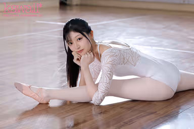 【VR】バレエの天才少女‘清野咲’VR解禁 ウエスト52cm美乳くびれボディを作った膣奥からじっくりほぐす秘密のえちえちストレッチ 清野咲 gallery
