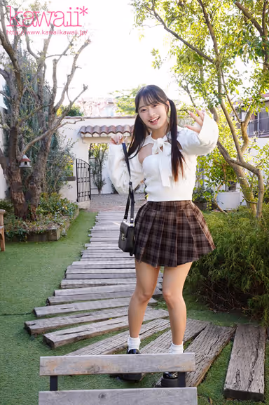 【VR】可愛すぎて大バズりした最強シロウト彼女（かほちゃん）がエロがっちゃった超シコい生ハメカップルSEX動画がこちら 花守夏歩 gallery