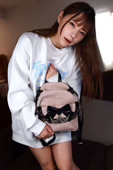 VR] Guchapako: A Female Deliverer with Up to 50 Ties Wants to Get Rid of Her Game, So She Goes to an Old Man's House and Gives Him Aphrodisiacs, Gokkun, Urination, and Raw Nakadashi Mio gallery