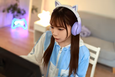 VR] Guchapako: A Female Deliverer with Up to 50 Ties Wants to Get Rid of Her Game, So She Goes to an Old Man's House and Gives Him Aphrodisiacs, Gokkun, Urination, and Raw Nakadashi Mio gallery