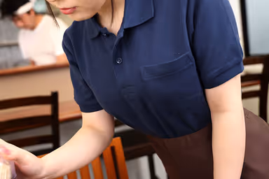 Rina-chan (18), Part-time Worker at "Rai-Ken", Established 83 Years Ago in Yuhama-machi, Tottori Prefecture, Japan gallery