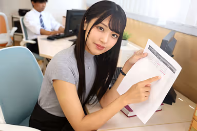 Hey, Senpai. Are you wearing pants today? Are you wearing any pants today? Beautiful female boss, Himari Kinoshita, who performs her duties without pants on hot and steamy days. gallery