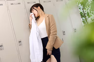 VR] A humble and big-breasted temporary worker moans in Hakata dialect... Woman who comes by smell - Shiori Minami gallery