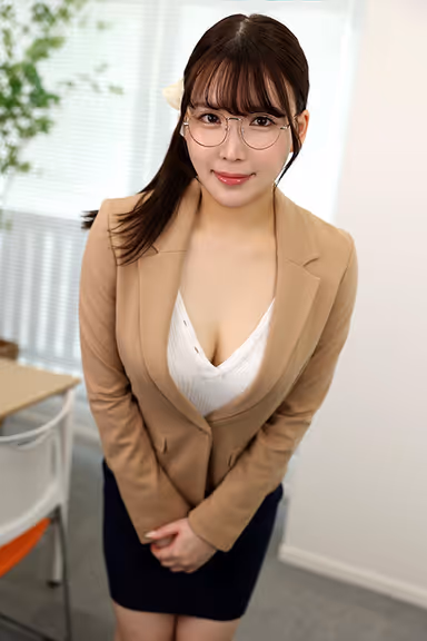 VR] A humble and big-breasted temporary worker moans in Hakata dialect... Woman who comes by smell - Shiori Minami gallery