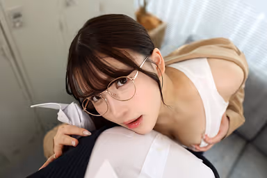 VR] A humble and big-breasted temporary worker moans in Hakata dialect... Woman who comes by smell - Shiori Minami gallery