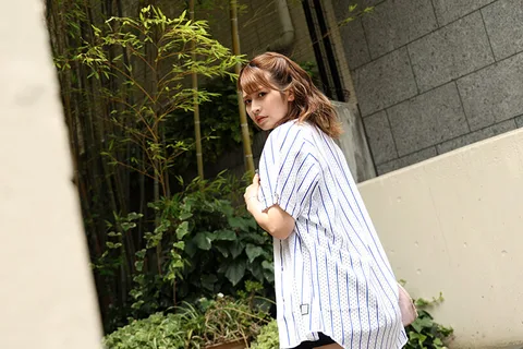 VR】Ultra Realistic Tailing Perspective: VR of Extreme R**e in which a baseball girl with a cute smile in her 20s whom you see at the ballpark is followed to her house and then r**ed. gallery