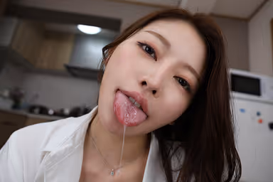 VR] The beautiful wife at my part-time job is frustrated. She comes to my house every once in a while, and our tongues get tongue-tied, and we have a saliva-soaked tongue-kissing affair. gallery