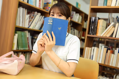 VR] You...are my guess. The most high-minded girl in the university wooed me, and although I made a friendship with her just for fun.... I may have reversed my feelings for 'Daisuki Kiss' who keeps overflowing with love. Miyu Hou gallery
