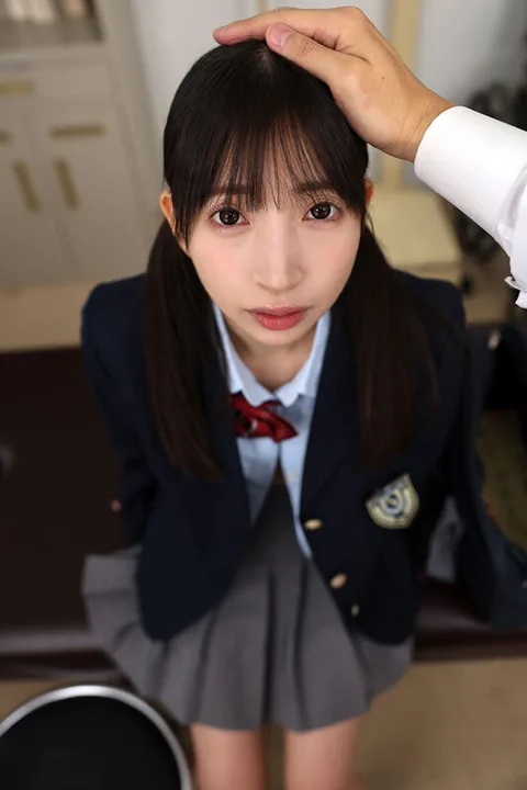 This is a refuge for victims of bullying. The slender, skinny student who has been looked after since she first entered the school is now an obedient girl who knows no doubts. gallery