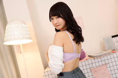 VR] The night I missed the last train and stayed over at the house of a senior at my part-time job... She showed me her unprotected figure after taking a bath and let me have sex with her while squeezing her bowl-shaped tits, which I couldn't resist anymore. Shiori Yomoto gallery