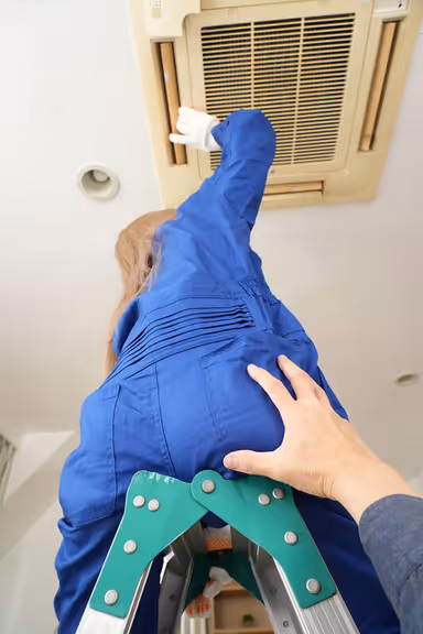 [VR] I, a Virgin, Tasted a Woman to Death While Being Scolded by an Ex-Yan Air Conditioner Repairman AIKA gallery