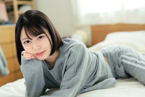 She spoils me so much that I almost become a useless person. A daily life with a very caring Kansai-ben kanjo. Yuna Ayaha gallery