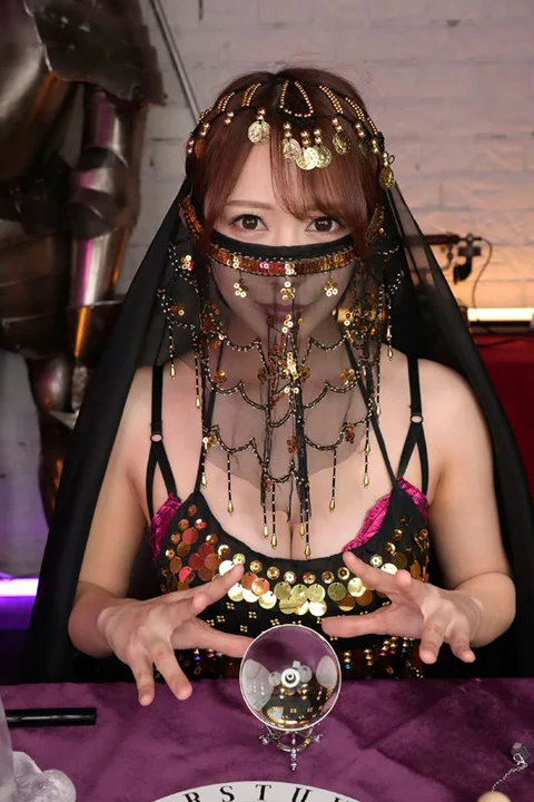 Oh my God! You're finished, aren't you? I was tricked by a mysterious theory that sucks out negative energy and had a thoroughly lewd sperm extraction reading performed on me with my upper and lower mouths. Mizuki Yayoi gallery