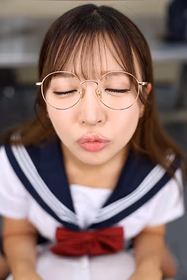 VR] I was entranced by straddling and kissing her, and I was immersed in the use of my hips that I had been practicing. I was fascinated by the plain girl in my class whom I went out with as a punishment game, and I couldn't stay away from her. Aya Onami gallery