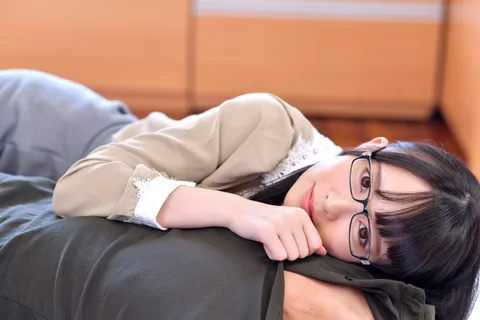 3D VR. New- Countermeasures For A Declining Birthrate!! Falling In Love At First Sight And Making Babies Straight Away! The Black-Haired, Plain And Shy Girl Who Works In A Cake Shop Has Sex For The First Time. Kirari Sena gallery