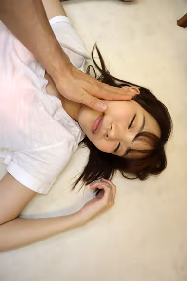 VR - My Friend's Sister Got Wasted And Tipsy, So I Fucked Her And Creampied Her - Honoka Suzumi gallery