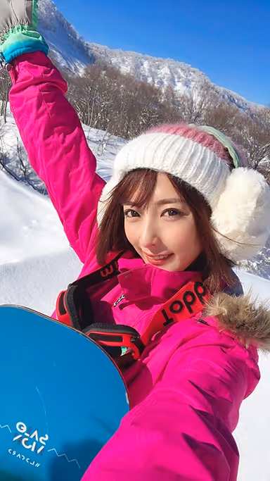 VR - Go Snowboarding With Miku - Miku Abeno gallery