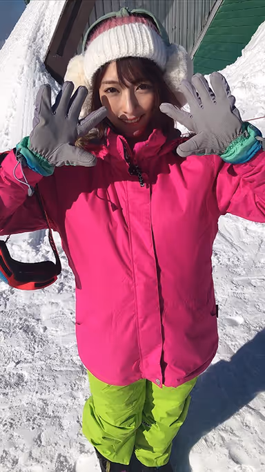 VR - Go Snowboarding With Miku - Miku Abeno gallery
