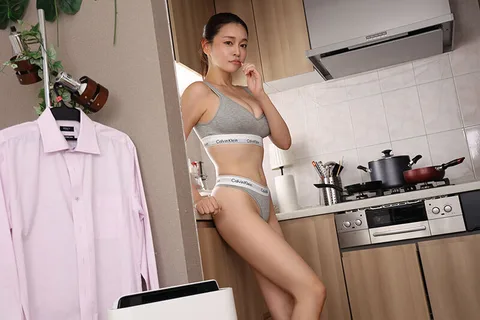 Living together with a girlfriend who pampers you with her beautiful face, breasts, and wet hair 8KVR Mary Tachibana gallery