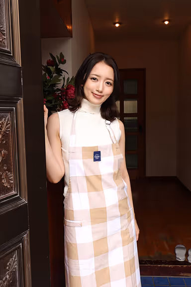 Kana Misaki - My sister-in-law sniffs out my virginity and whispers to me for the first time in close proximity, wearing an adult's sex appeal. gallery